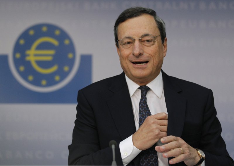 Draghi opet kupnjom euroobveznica pokušava spasiti euro