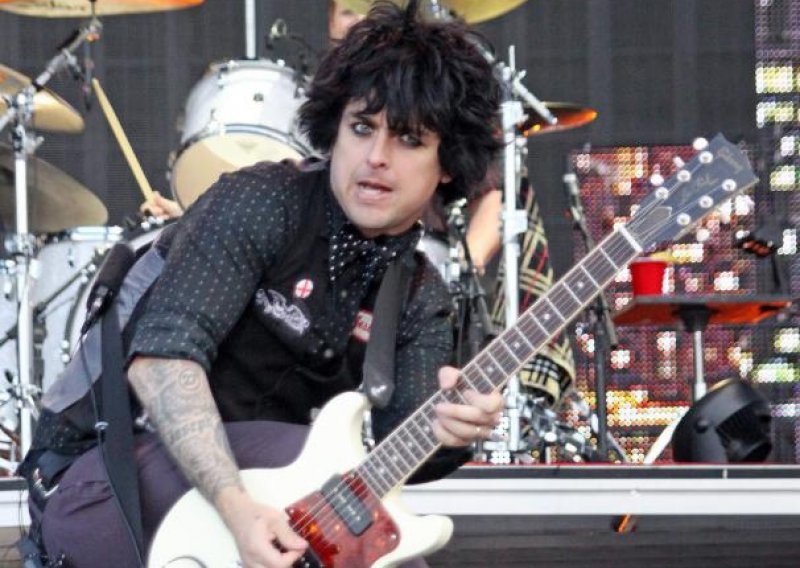 Pjevač Green Daya završio u bolnici