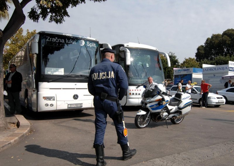 Kontrolu na aerodromima MUP prepušta zaštitarima?