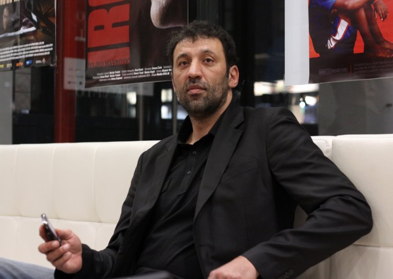 Vlade Divac, pile, reketi i čudne metafore