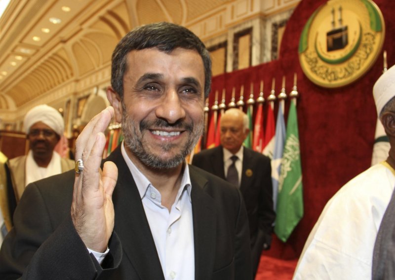 Vraća se Ahmadinedžad, opet se kandidirao za predsjednika