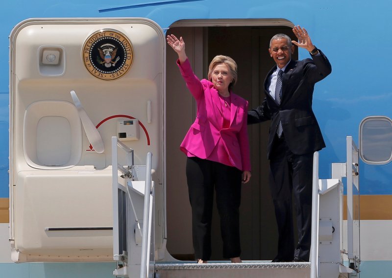 Zašto je Obama počastio Hillary Clinton letom od 220.000 dolara?