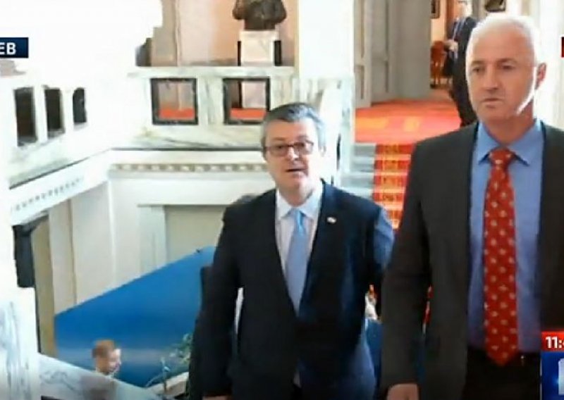 Orešković se na samitu Pariz - Balkan sastaje s Hollandeom