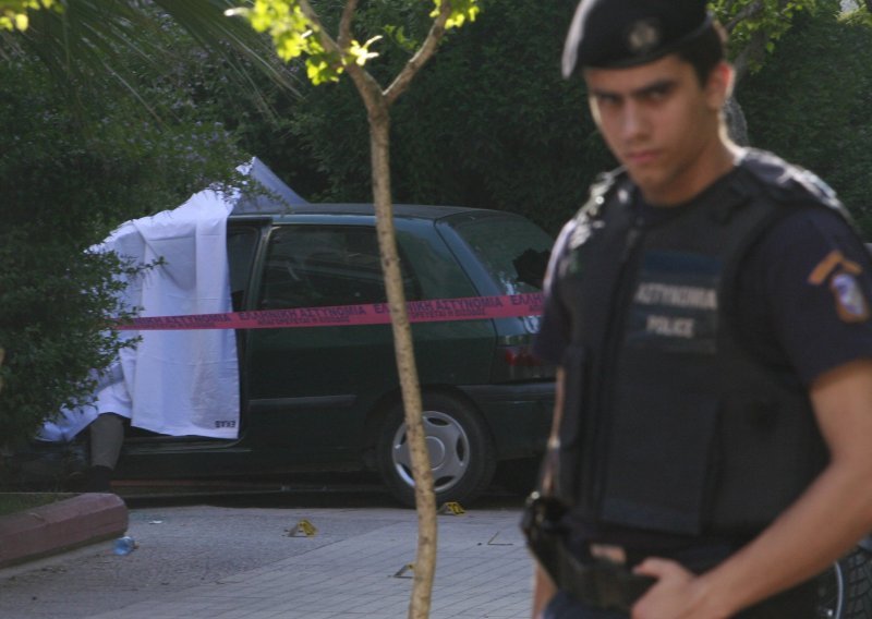 U predgrađu Atene ubijen policajac