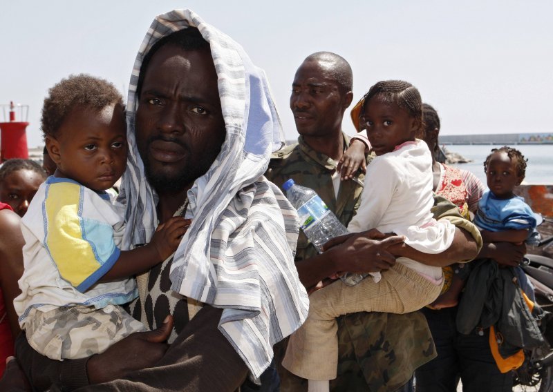 75 afričkih migranata umrlo od gladi i žeđi na brodu