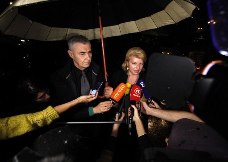 Glasnović i Zorica Gregurić prosvjedovali pred HDZ-om