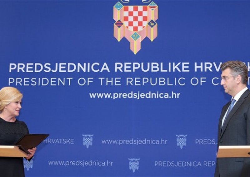 Dok predsjednica proziva veleposlanike za izdaju države, Plenković i Stier šute