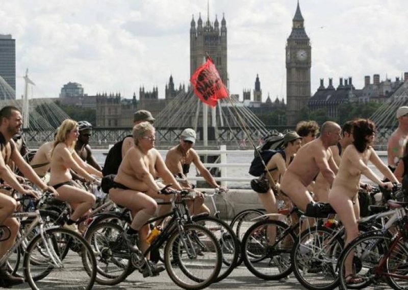 Stotine golih biciklista projurilo Londonom