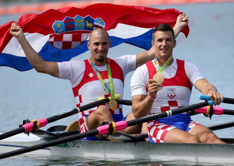 Braća Sinković nastavljaju bez kormilara