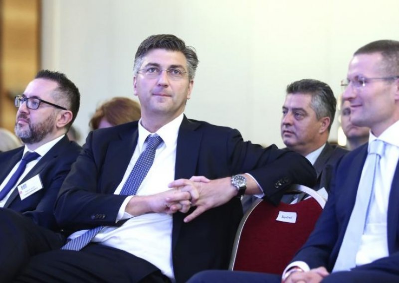 Plenković se razmahao obećanjima: Otvorit ćemo 180.000 radnih mjesta, 2017. će biti godina poduzetništva
