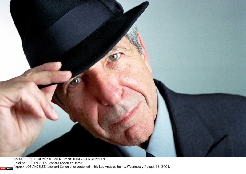 Leonard Cohen onesvijestio se na pozornici