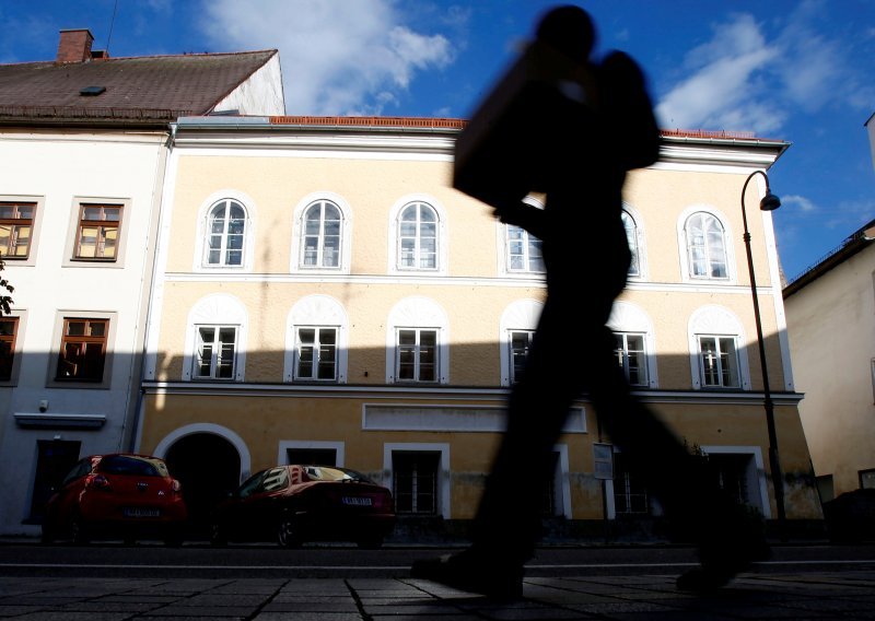 Kuća Adolfa Hitlera ruši se do temelja