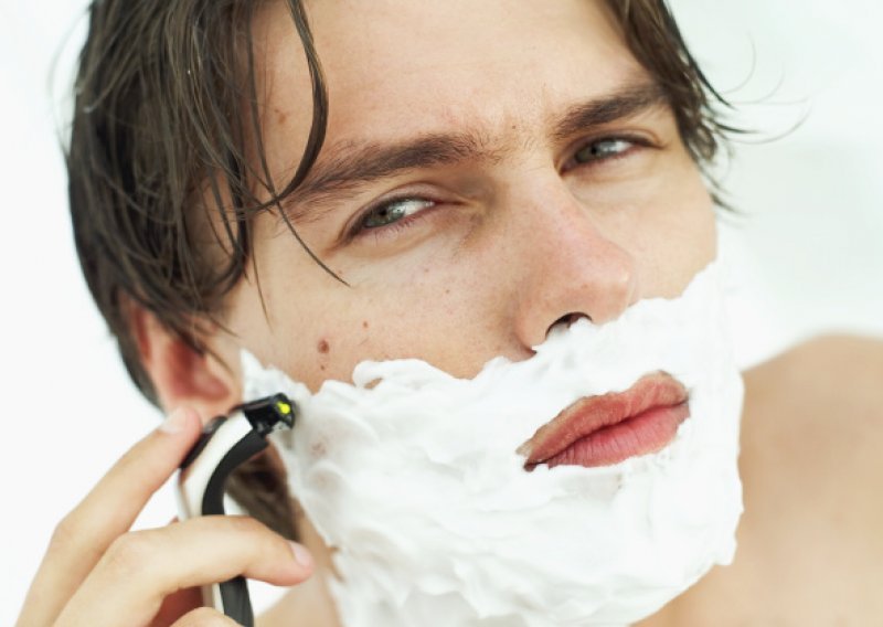 Nekoliko korisnih savjeta za brijanje s britvicom