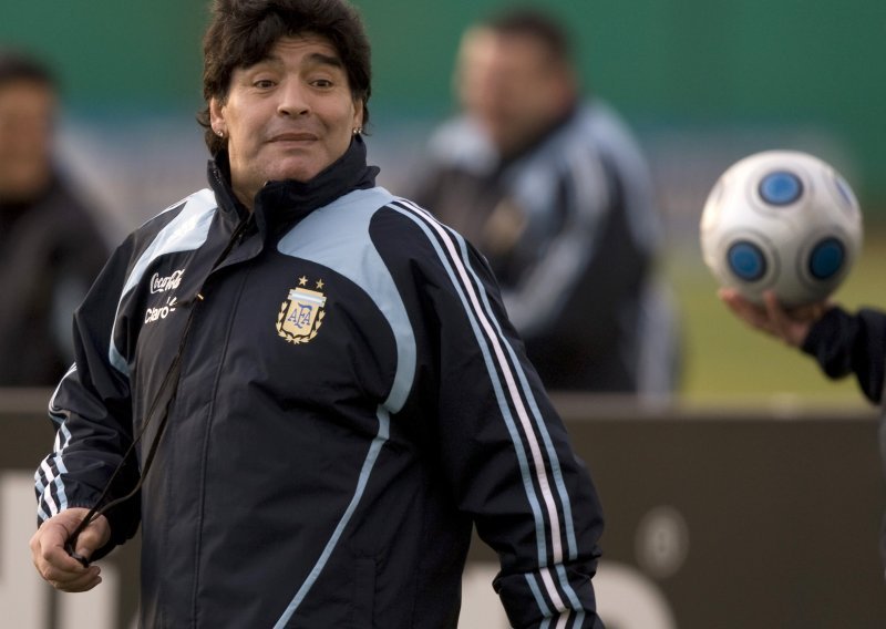 Maradona sastavio popis s domaćim igračima
