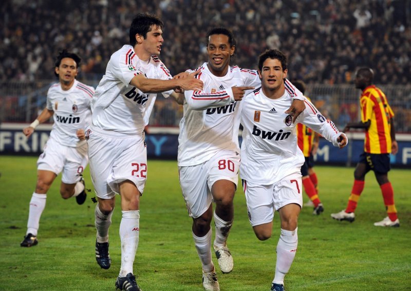 Kaka, Ronaldinho i Pato na izlaznim vratima