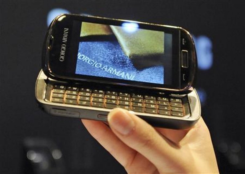 Giorgio Armani predstavlja novi Samsungov mobitel