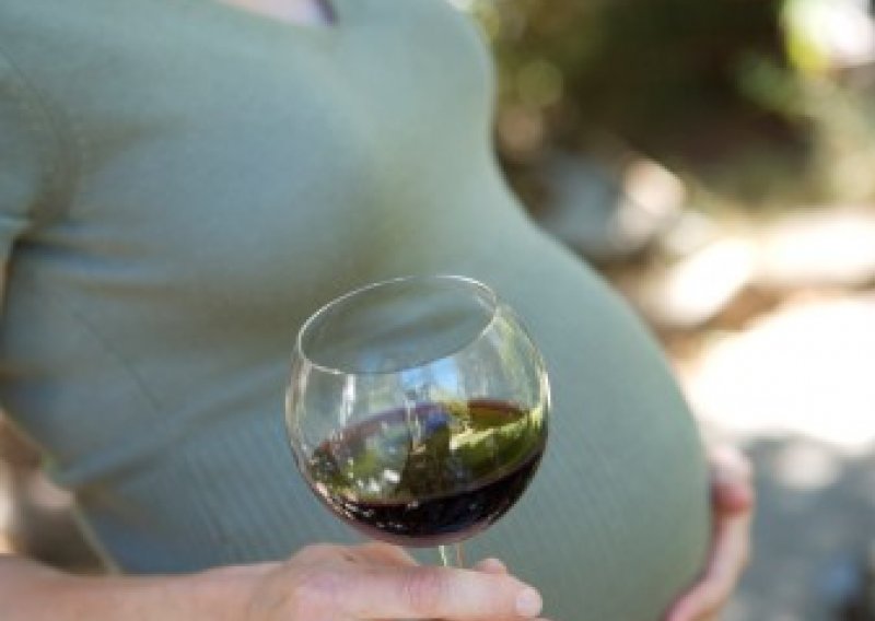 Seksistički je trudnici zabraniti da pije