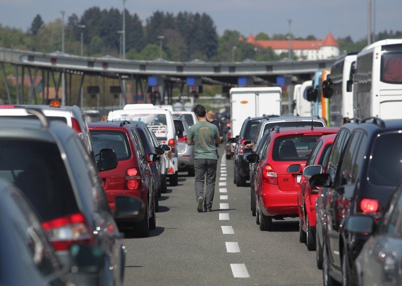 Na Bregani se čeka dva sata, a na drugim prijelazima oko pola sata