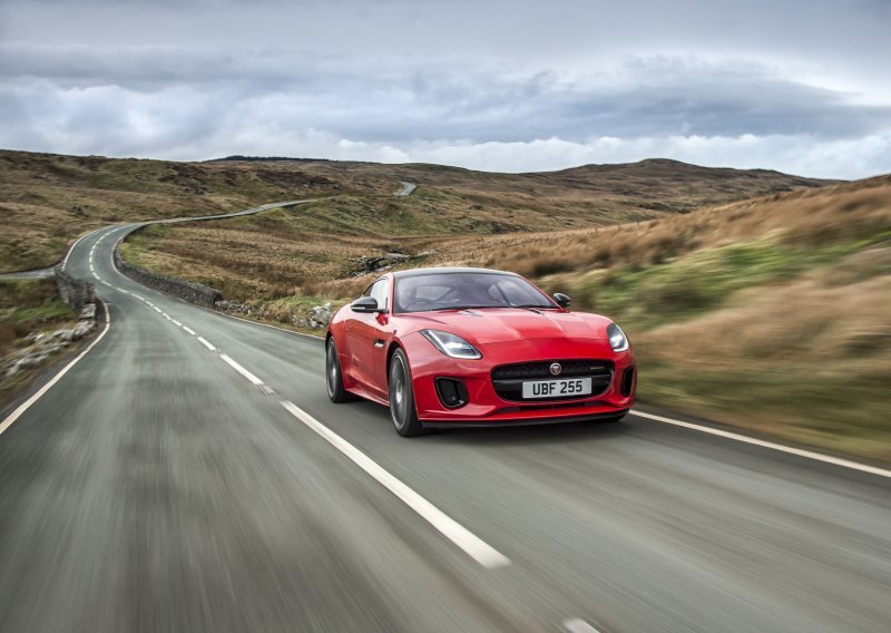 Jaguar F-Type dolazi s četiri cilindra i 300 konjskih snaga