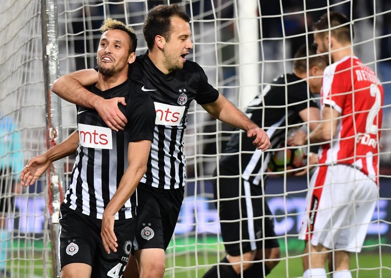 Neredi u Beogradu; Partizan u derbiju na Marakani srušio Zvezdu