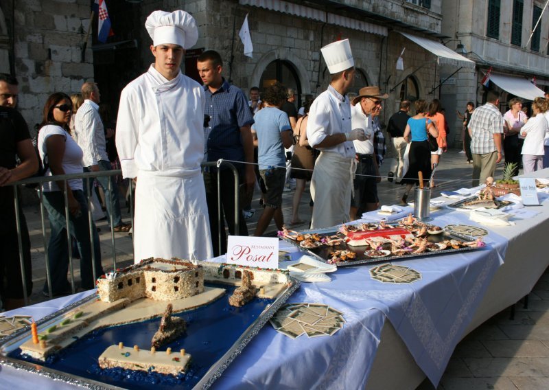 Hrvati jedu najmanje ribe u Europi, ali piju najviše vode. Zašto? Jer nam je služe uz kavu