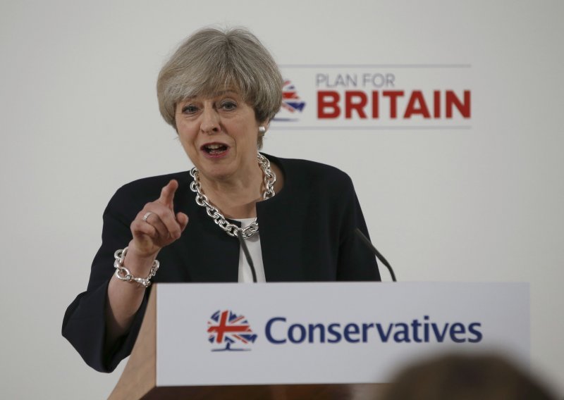 Theresa May optužuje da se Unija ujedinila protiv njih