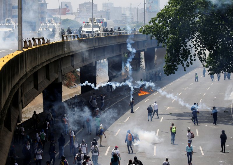 Dvoje mrtvih u prosvjedima u Venezueli