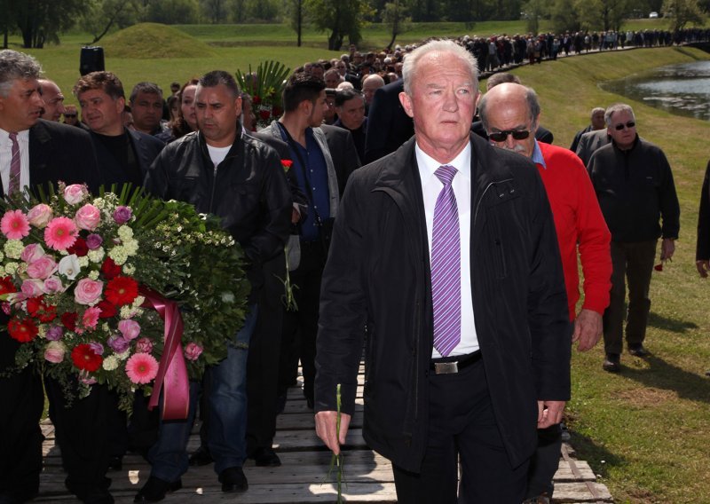 Antifašisti se obrušili na Plenkovića zbog odavanja počasti ustašama