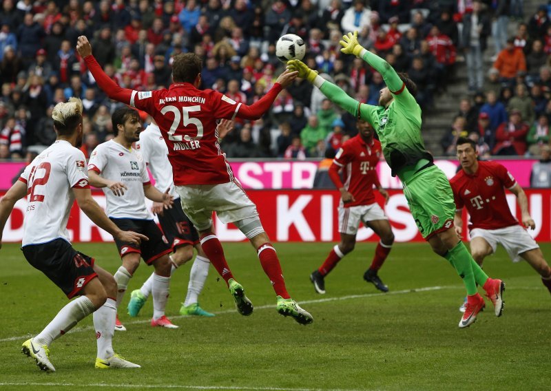 Rebićev gol u slavlju Kovačevog Eintrachta; Bayern neugodno iznenadio
