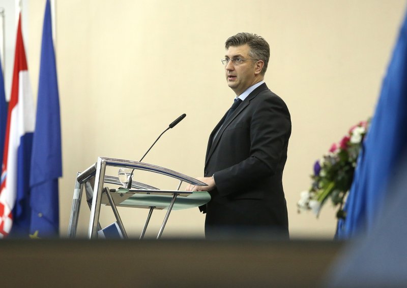 Plenković o teškoćama Agrokora: Pratimo situaciju