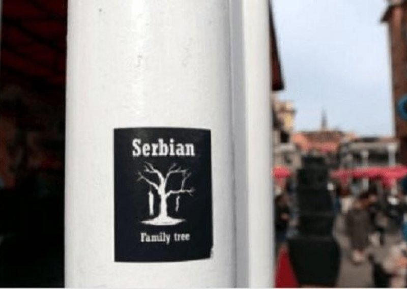 U Vukovaru zalijepili sramotne plakate stabla s obješenim ljudima