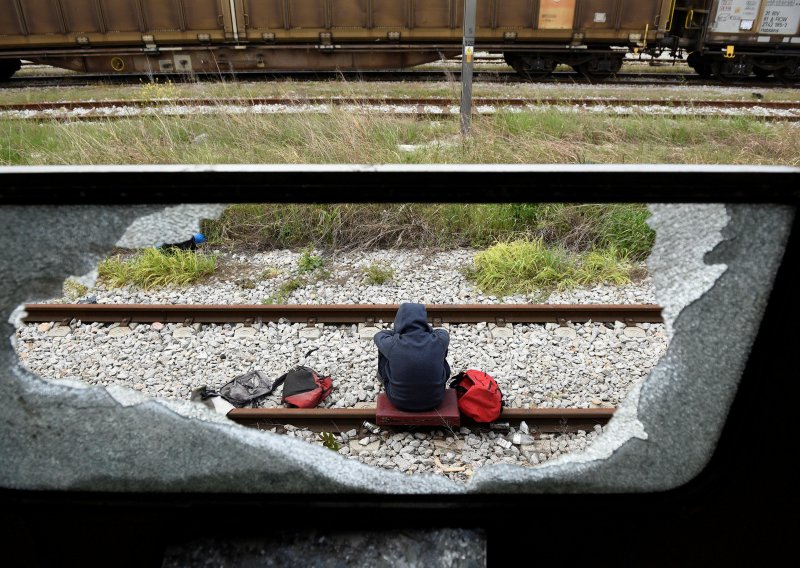 Mađarska će zadržati stroge zakone o imigrantima i ogradu na granici
