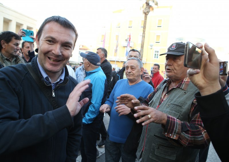 Arsen Bauk svojim biračima nije preporučio ni Bulja ni Bobana: Glasujte po svojoj savjesti