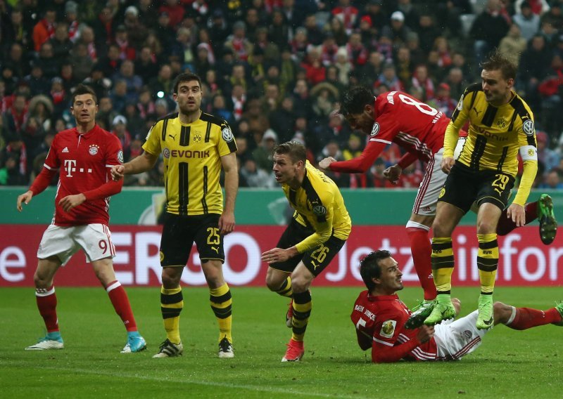 Bayern na koljenima, Borussia izborila finale s Kovačevim Eintrachtom