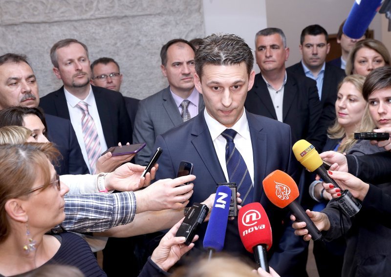 Petrov: Most neće rušiti Vladu, ruši je Plenković