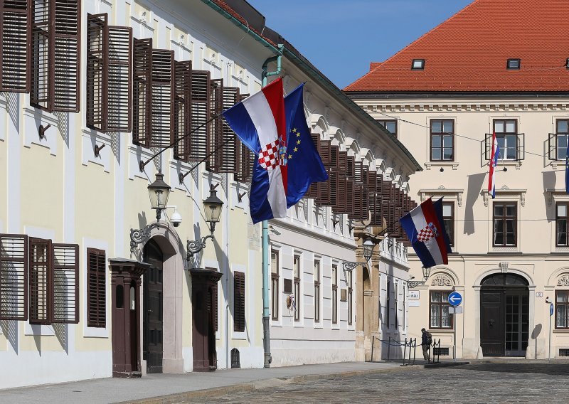 Ured za opće poslove Sabora i Vlade traži četvero zaposlenika na neodređeno