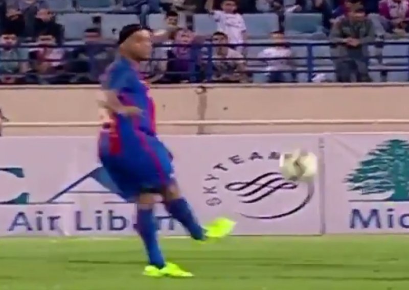 Ronaldinho bio i ostao čarobnjak: Strašnim potezom digao Španjolsku na noge!