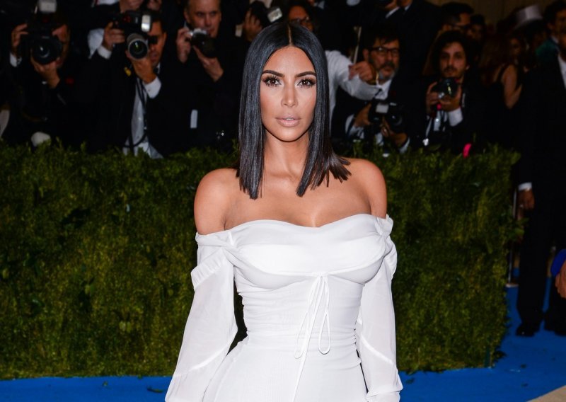 Kim Kardashian napokon pokazala treće dijete