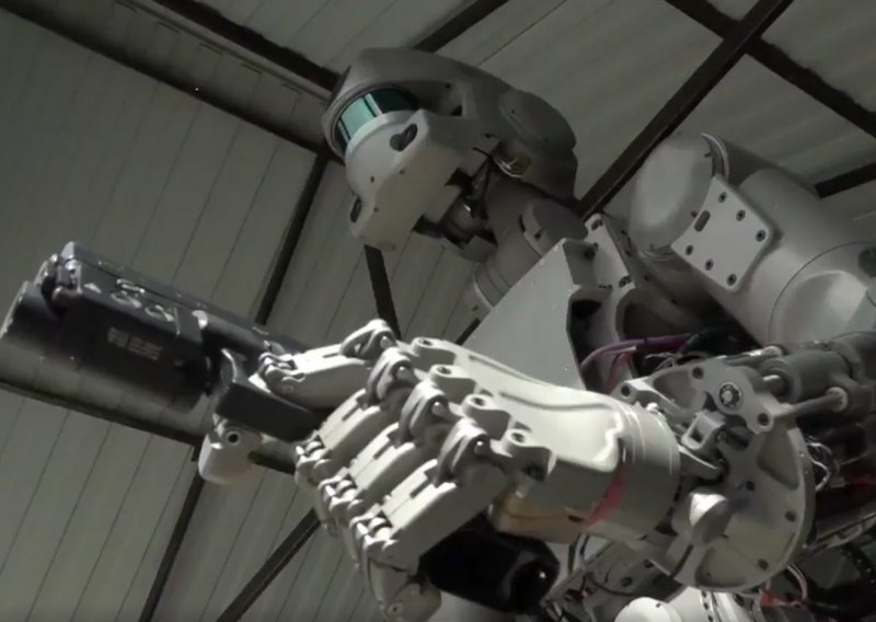 Ruski robot-terminator može pucati, dizati utege i putovati u svemir