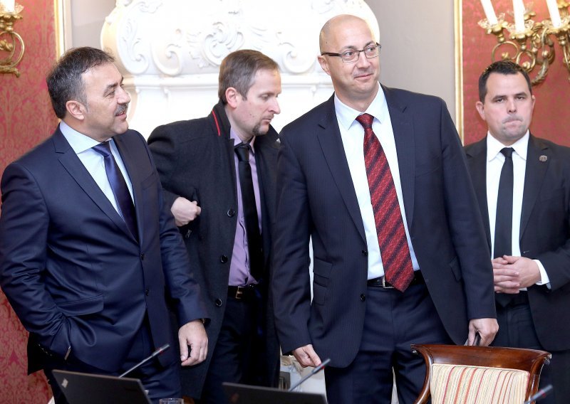 Ekspresna odluka: Bivši Mostovi ministri mogu se vratiti u Sabor