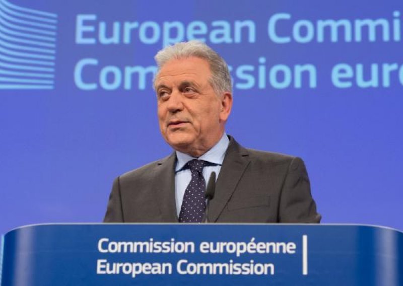 Avramopoulos: Ne želim Guantanamo za migrante