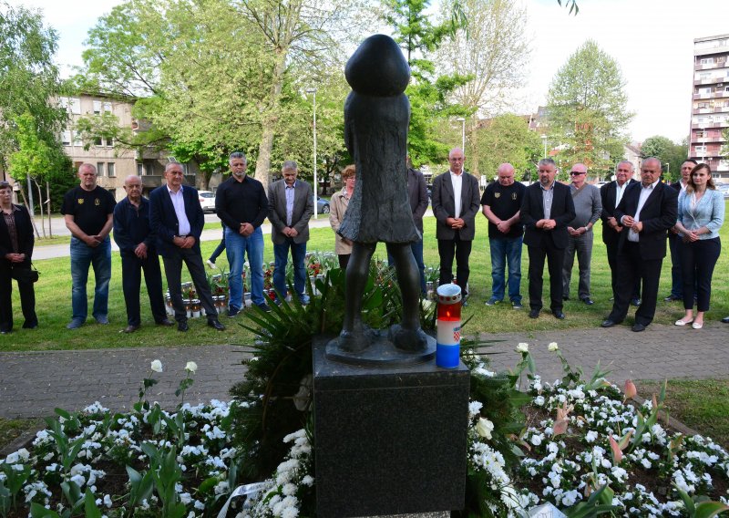 Sjećanje na nevine žrtve najtežega ratnog dana u Slavonskome Brodu