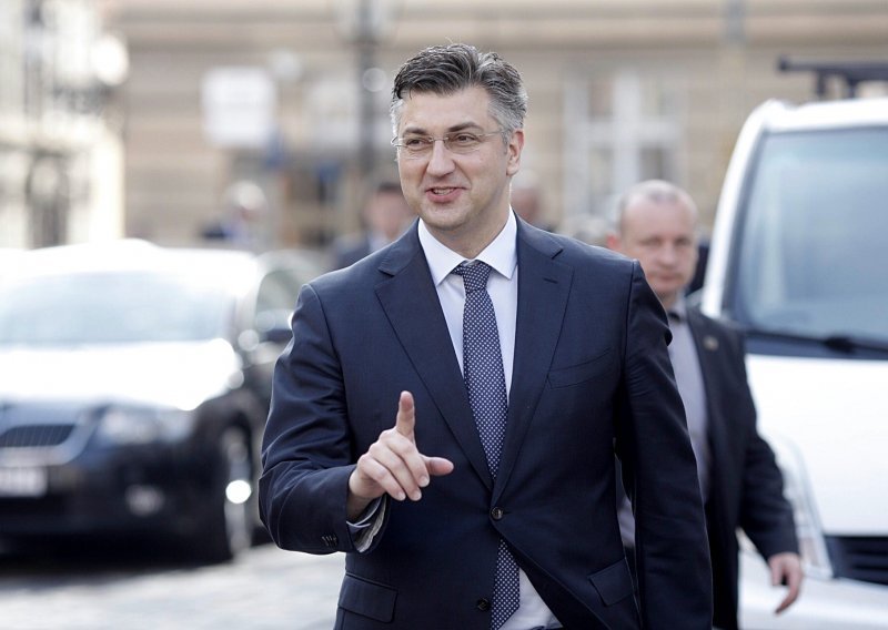 Plenković nazvao Hasanbegovića, zasad ga neće izbaciti iz HDZ-a