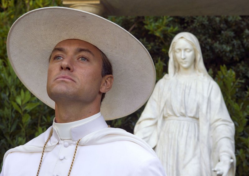 'Mladi Papa' Jude Law volio bi susresti papu Franju