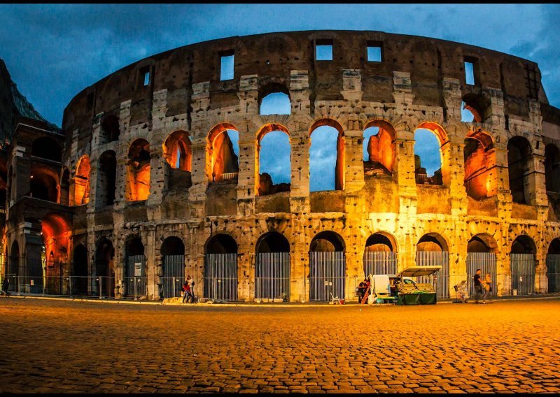 Ovaj spektakularni prolet kroz Rim jednostavno morate vidjeti