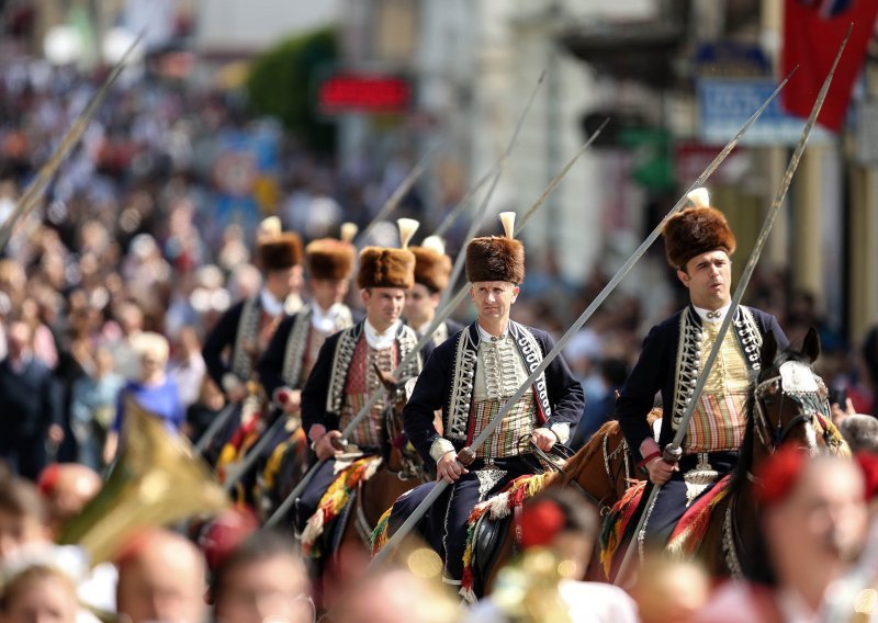 Ante Zorica slavodobitnik je svečane Sinjske alke trčane u Vukovaru