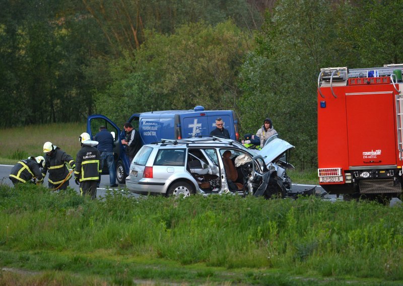 U silovitom sudaru kod Bjelovara život izgubilo pet osoba