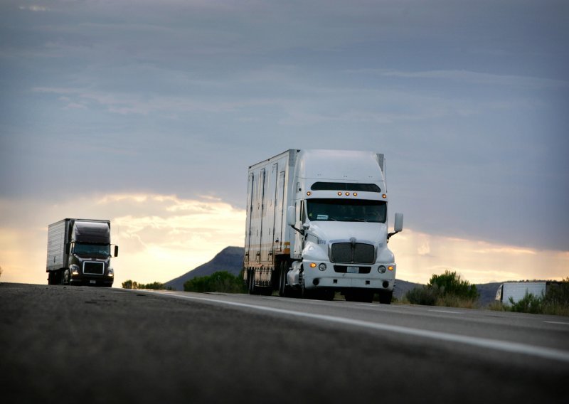 Kamioni bez vozača odvozili probnu vožnju, kada ih možemo očekivati na cestama?