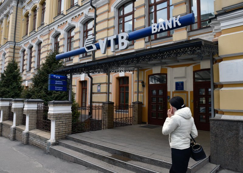 Ruska banka VTB s nižom dobiti u trećem kvartalu zbog otpisa udjela u Otkritju
