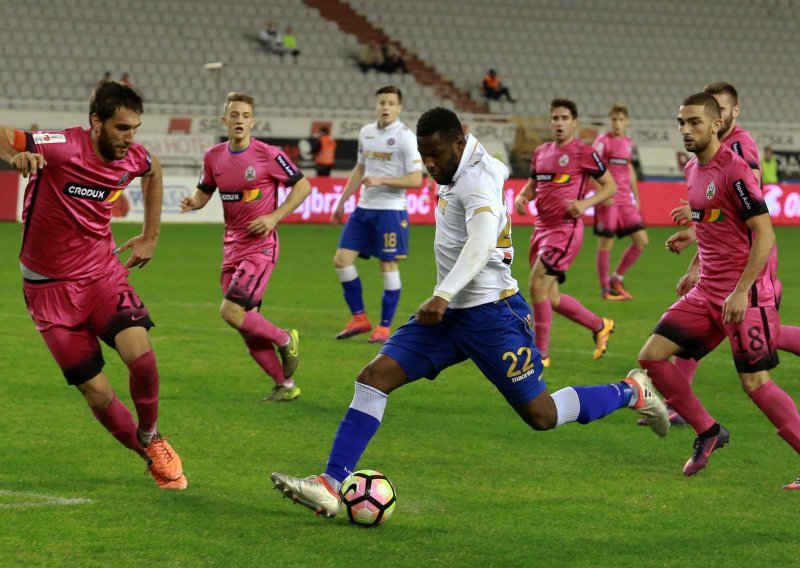 Hajduk jedva uspio izvući remi protiv Lokomotive
